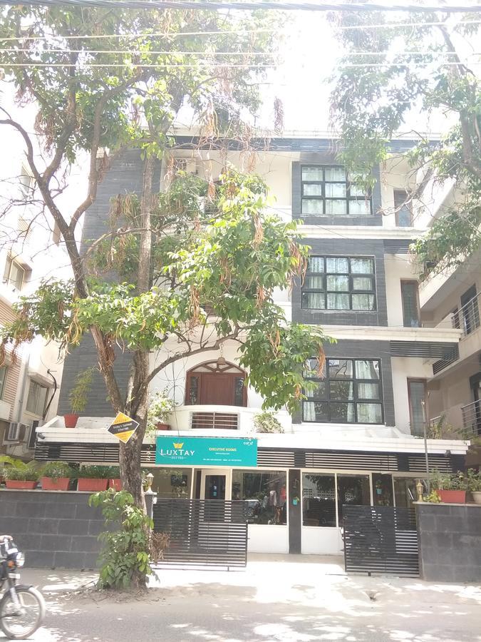 Luxtay Suites Bangalore Exterior foto